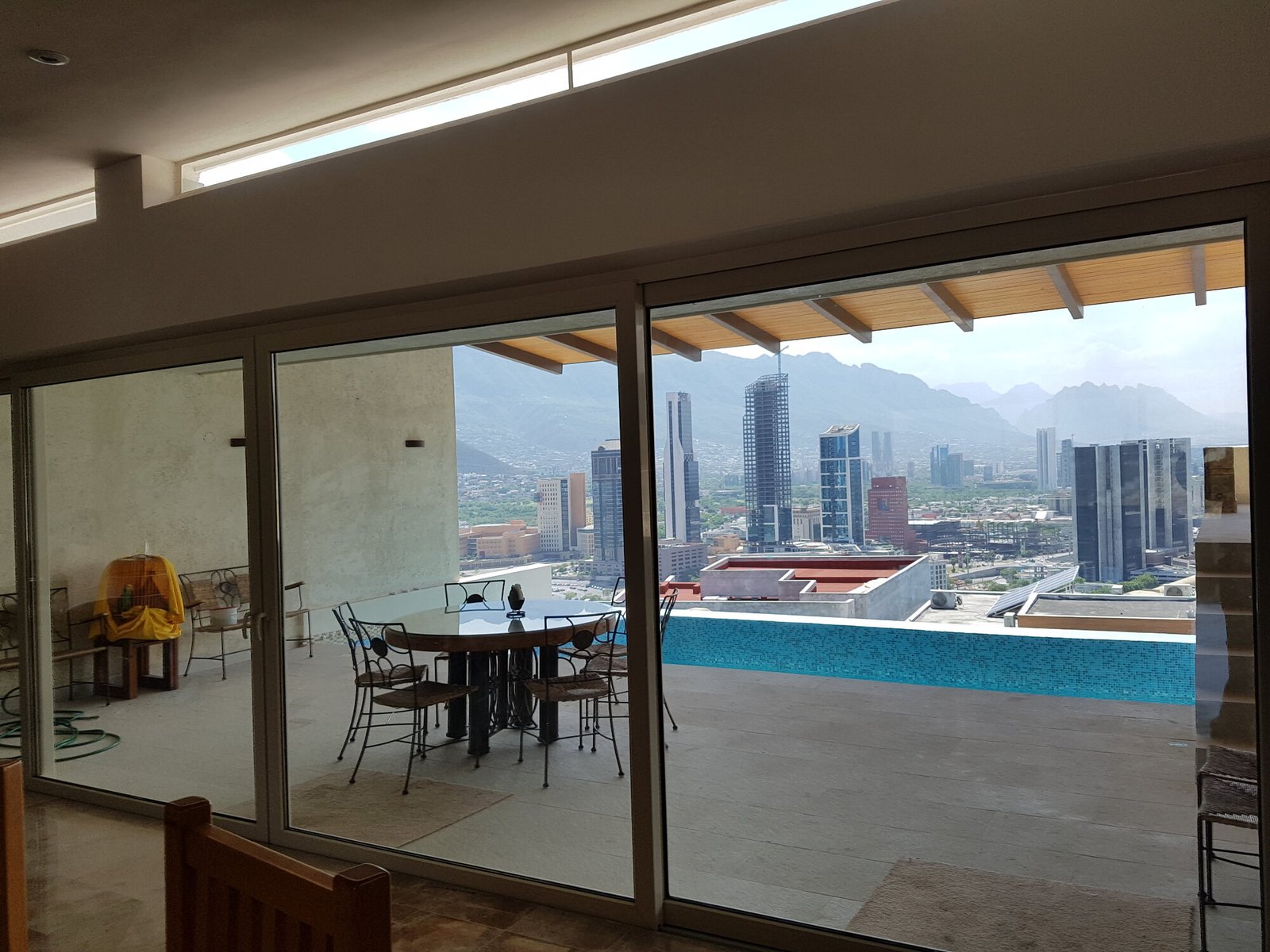 Proyecto Vista Real con conexión entre interior y terraza
